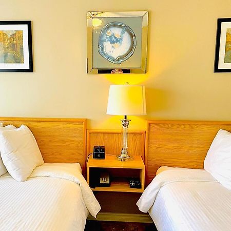 Twilight Country Motel Boyle Екстериор снимка